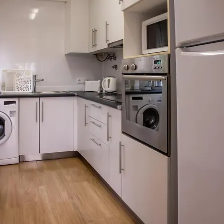 Апартаменты Spacious And Sunny - 10 Min From The Sea *