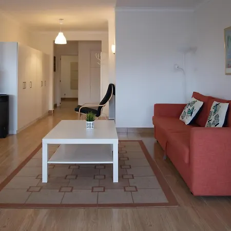 Spacious And Sunny - 10 Min From The Sea Апартаменты *