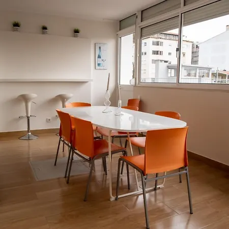 Апартаменты Spacious And Sunny - 10 Min From The Sea