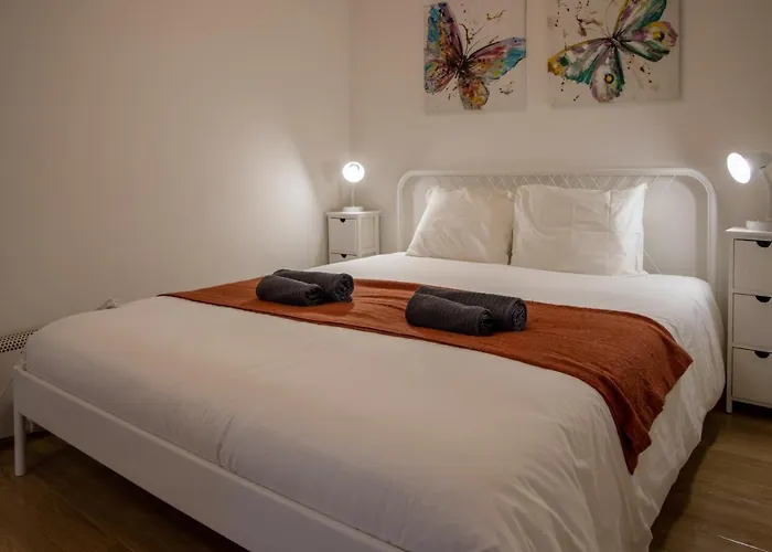 Spacious And Sunny - 10 Min From The Sea 公寓 *
