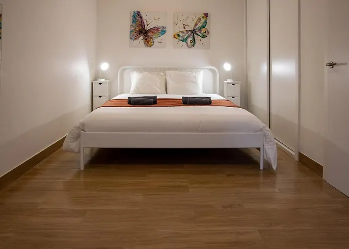 Spacious And Sunny - 10 Min From The Sea 公寓 *